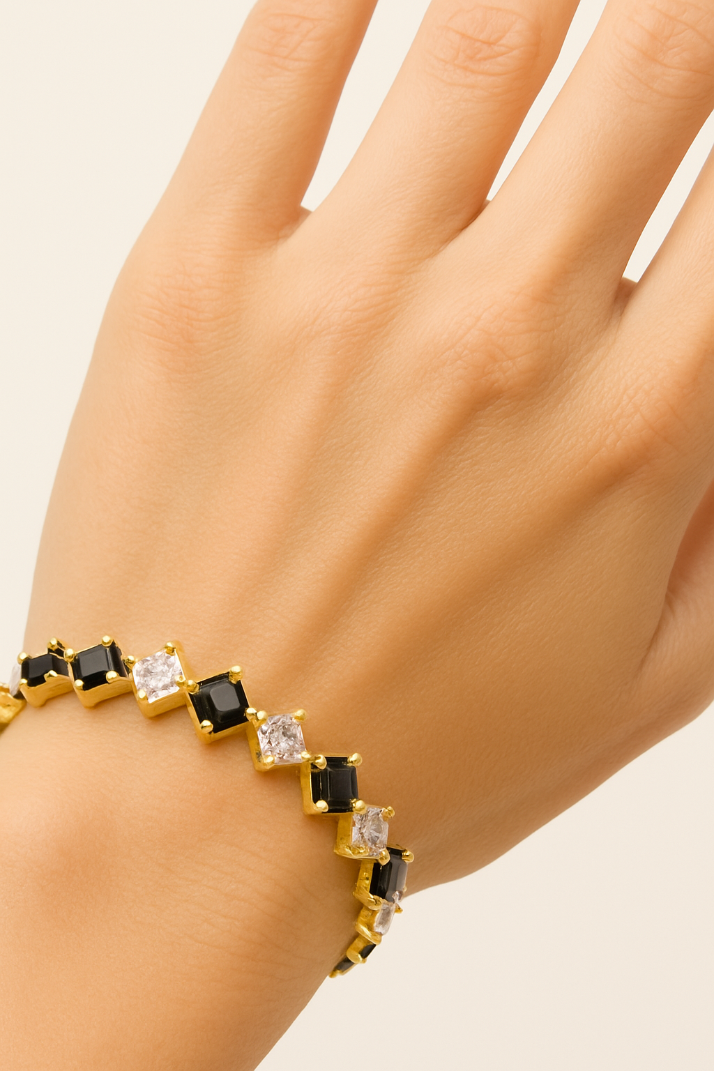 Luxury Gold-Plated Bracelet with Black Onyx & Cubic Zirconia – Elegant Women’s Jewelry