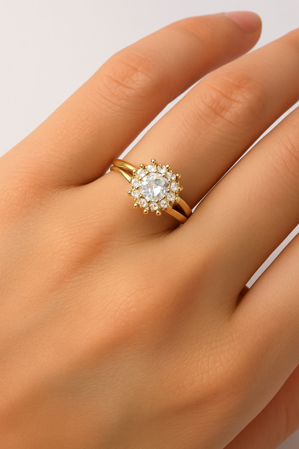 "Luxury Gold-Plated Halo Ring with Sparkling Round Cubic Zirconia – Adjustable Women’s Engagement & Party Jewelry"